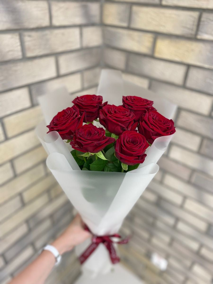 Red Flowers Bouquet Medium Size