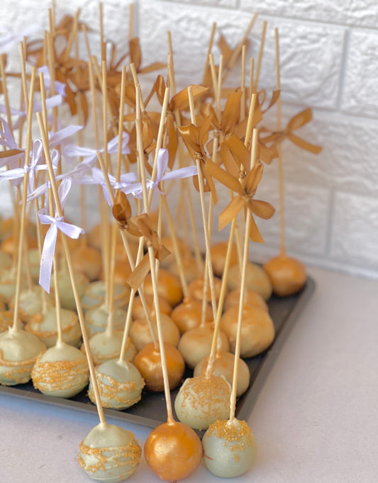 Engagement Cake Pops ‘Gold