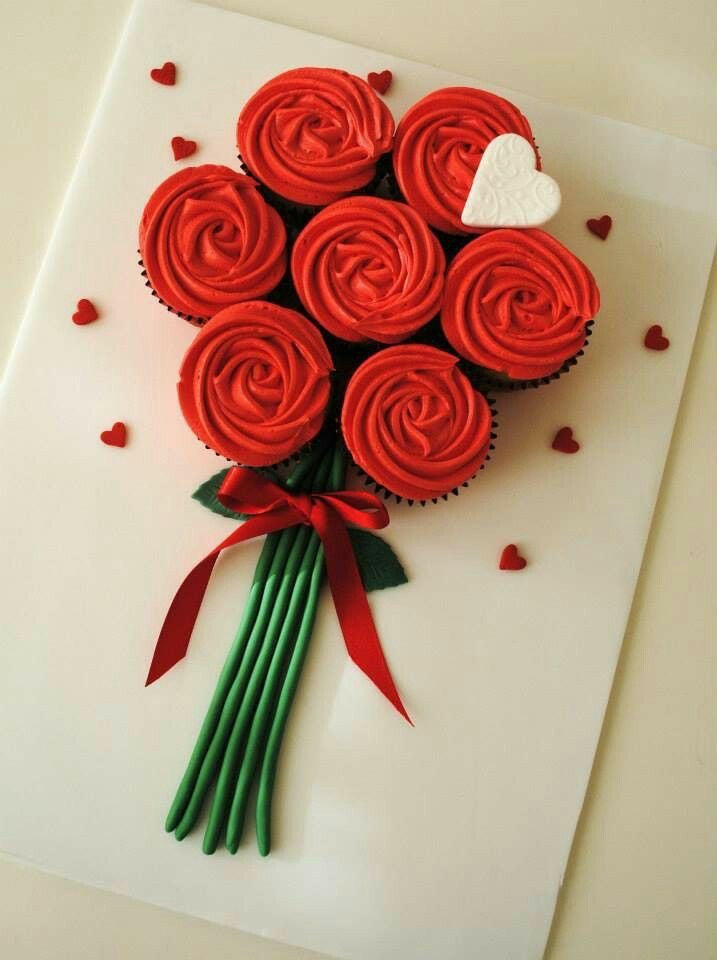 Red & White flowery Cupcakes